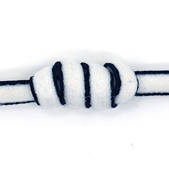 back view of tightened quadruple OH knot