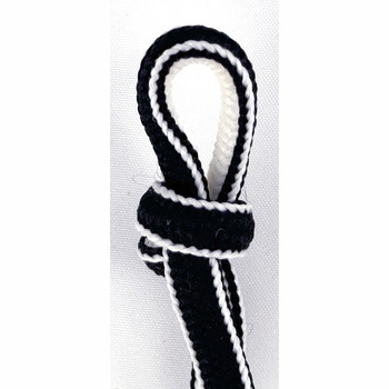 reverse view of tightened underhand slip knot with continuous cord