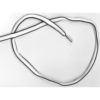 A closed loop of cord with one end in the middle