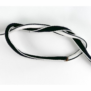 Loop with 2 twists at the top.